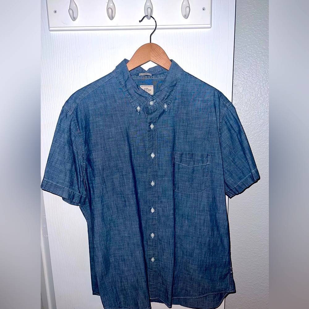 J. Crew
Short Sleeve Denim Causal Button Down
Size XL Slim Fit